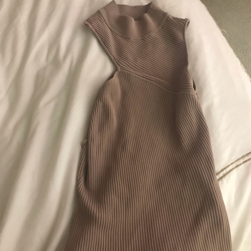 Intermix fitted one sleeve top